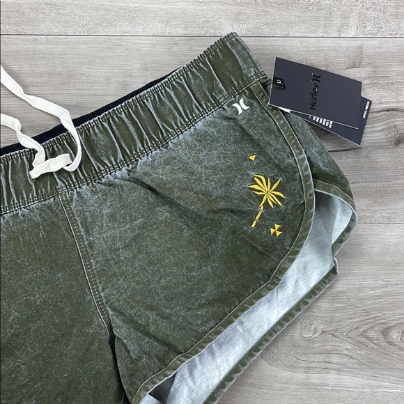 ☀️HURLEY☀️ TIGER FLORAL WASH BOARD SHORTS - Picture 7 of 9